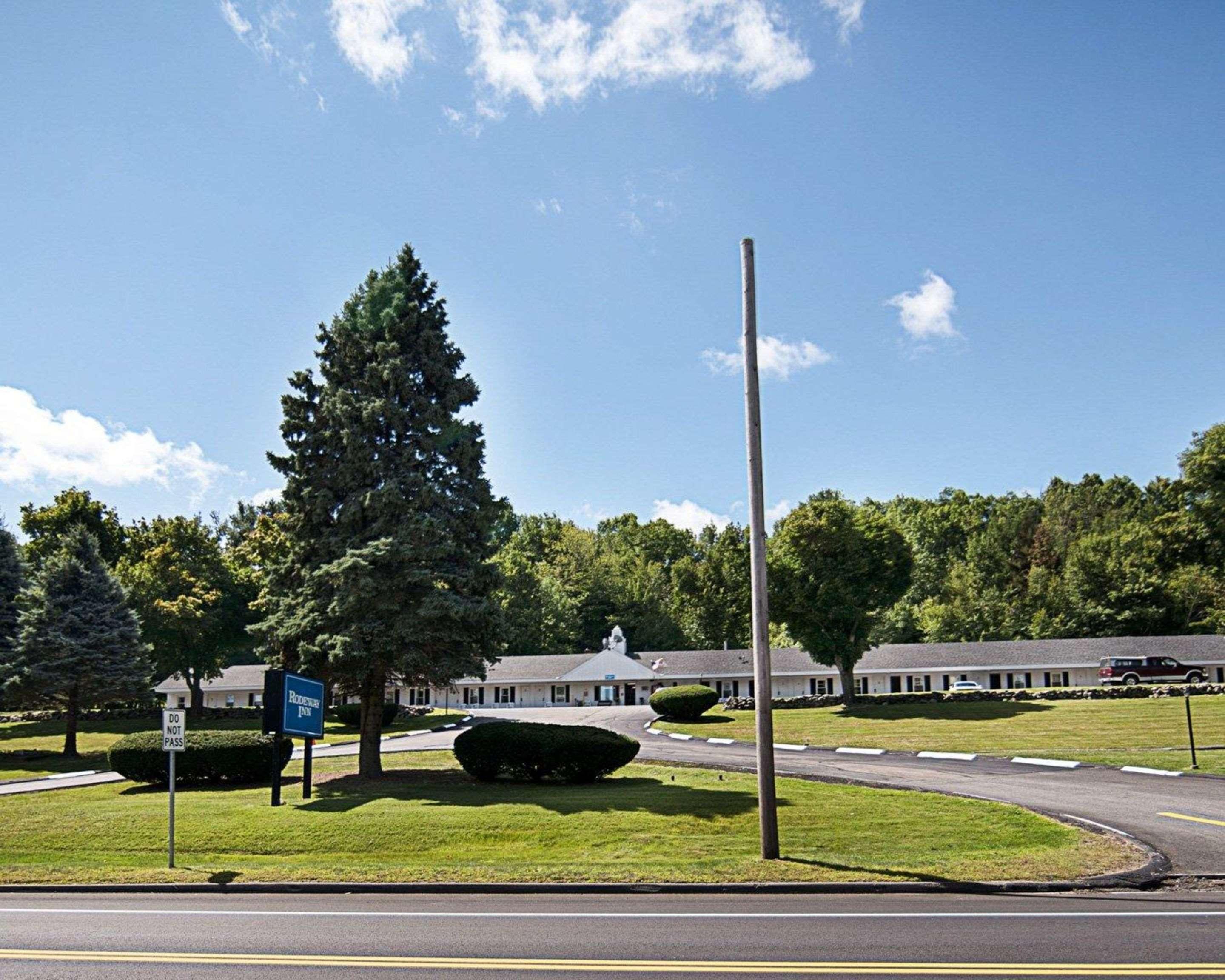 Rodeway Inn Westminster Exterior photo